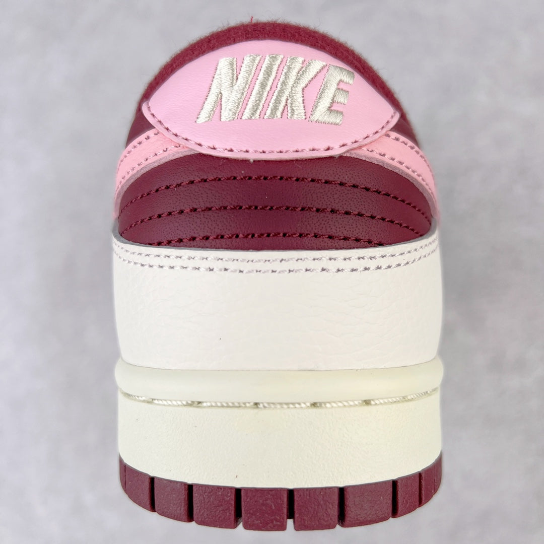 Dunk Low “Valentines Day”