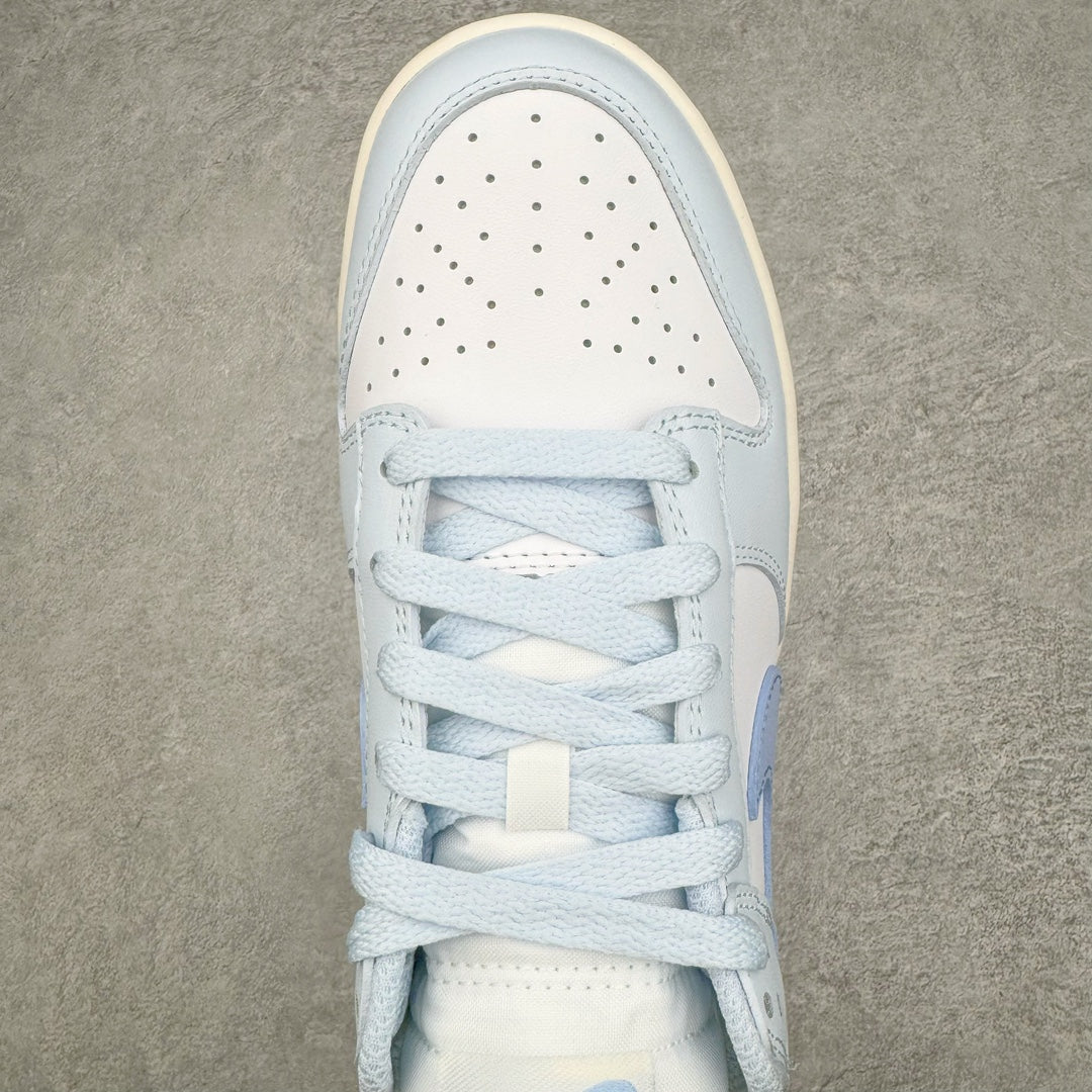 Dunk Low “Blue Tint”