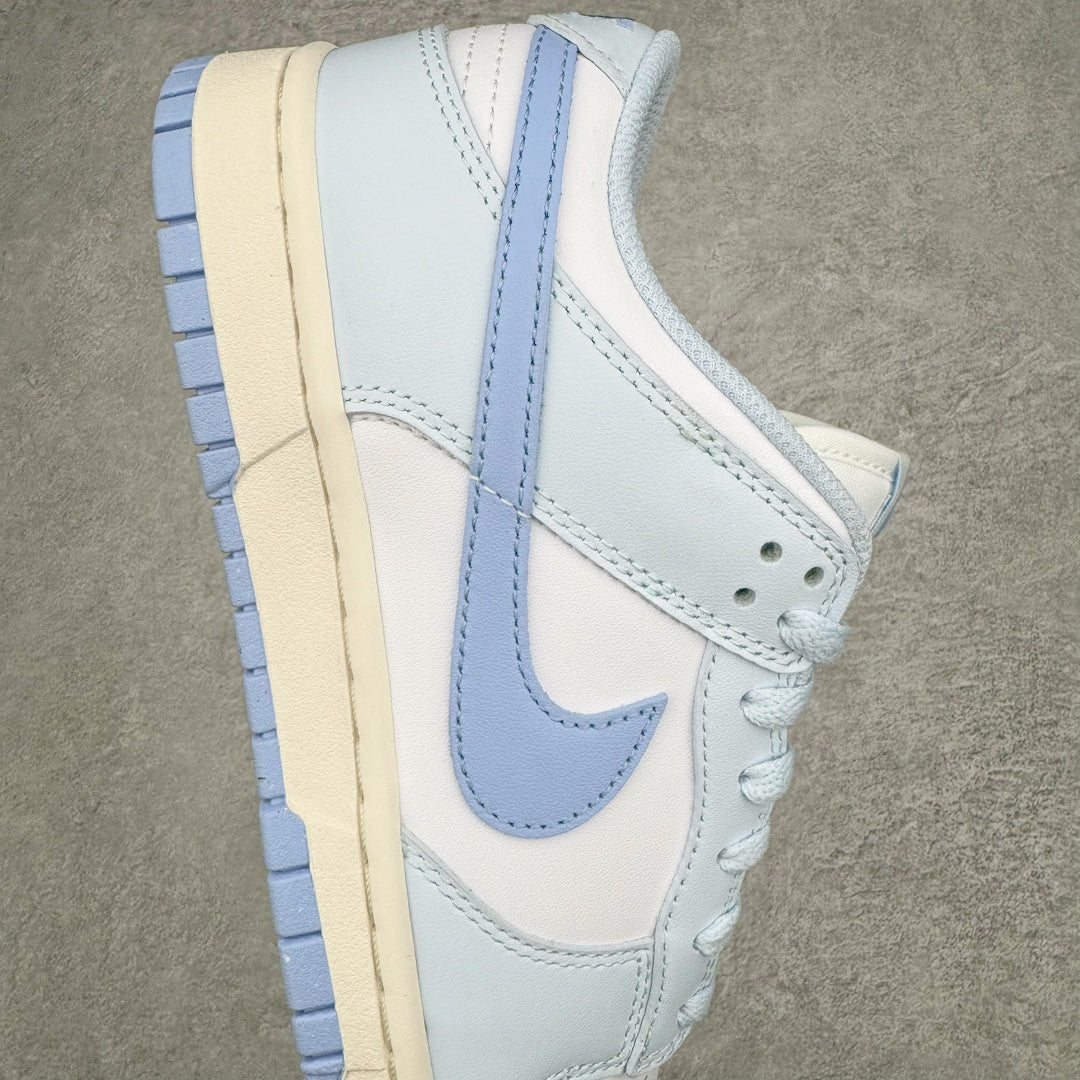 Dunk Low “Blue Tint”