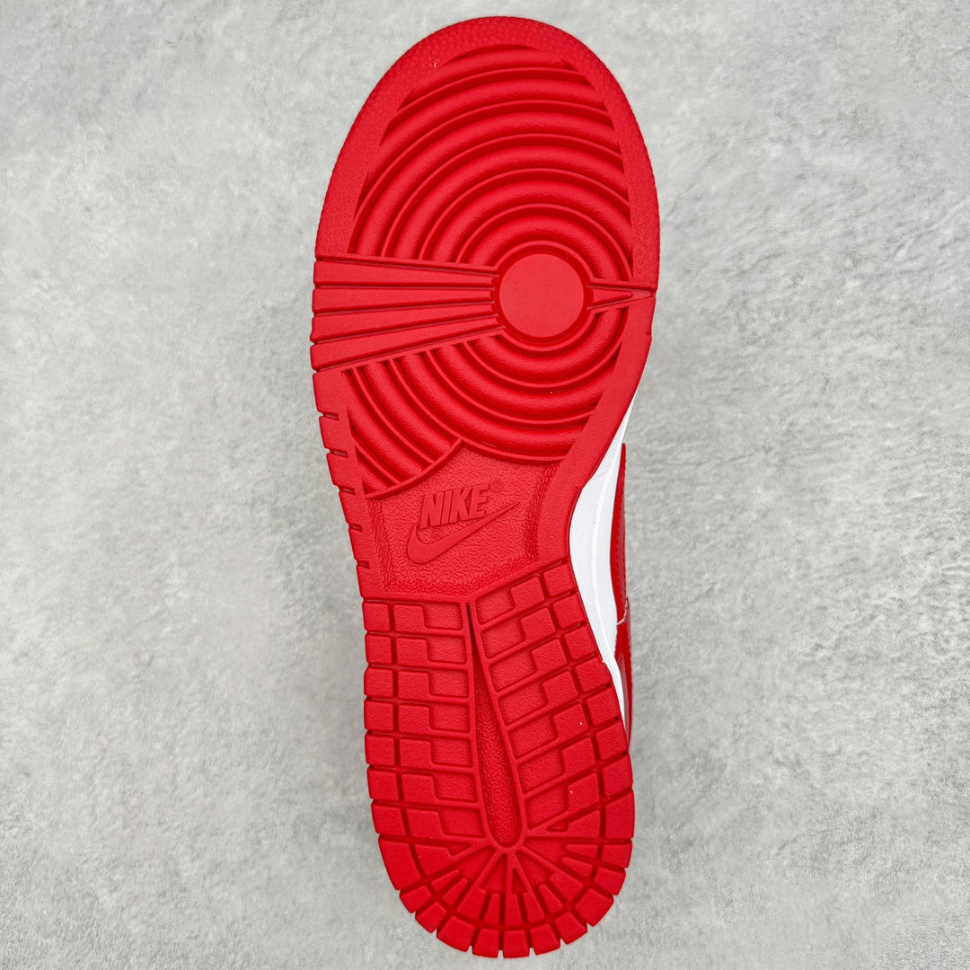Dunk Low “Gym Red”