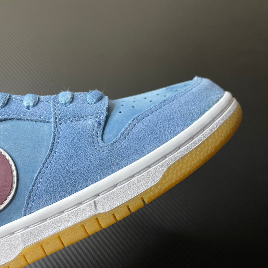 SB Dunk Low “Phillies Blue”