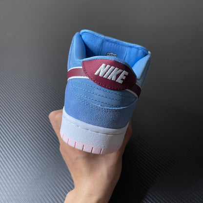 SB Dunk Low “Phillies Blue”