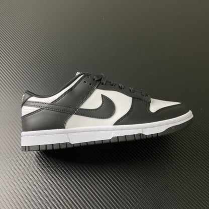 Dunk Low “Panda”