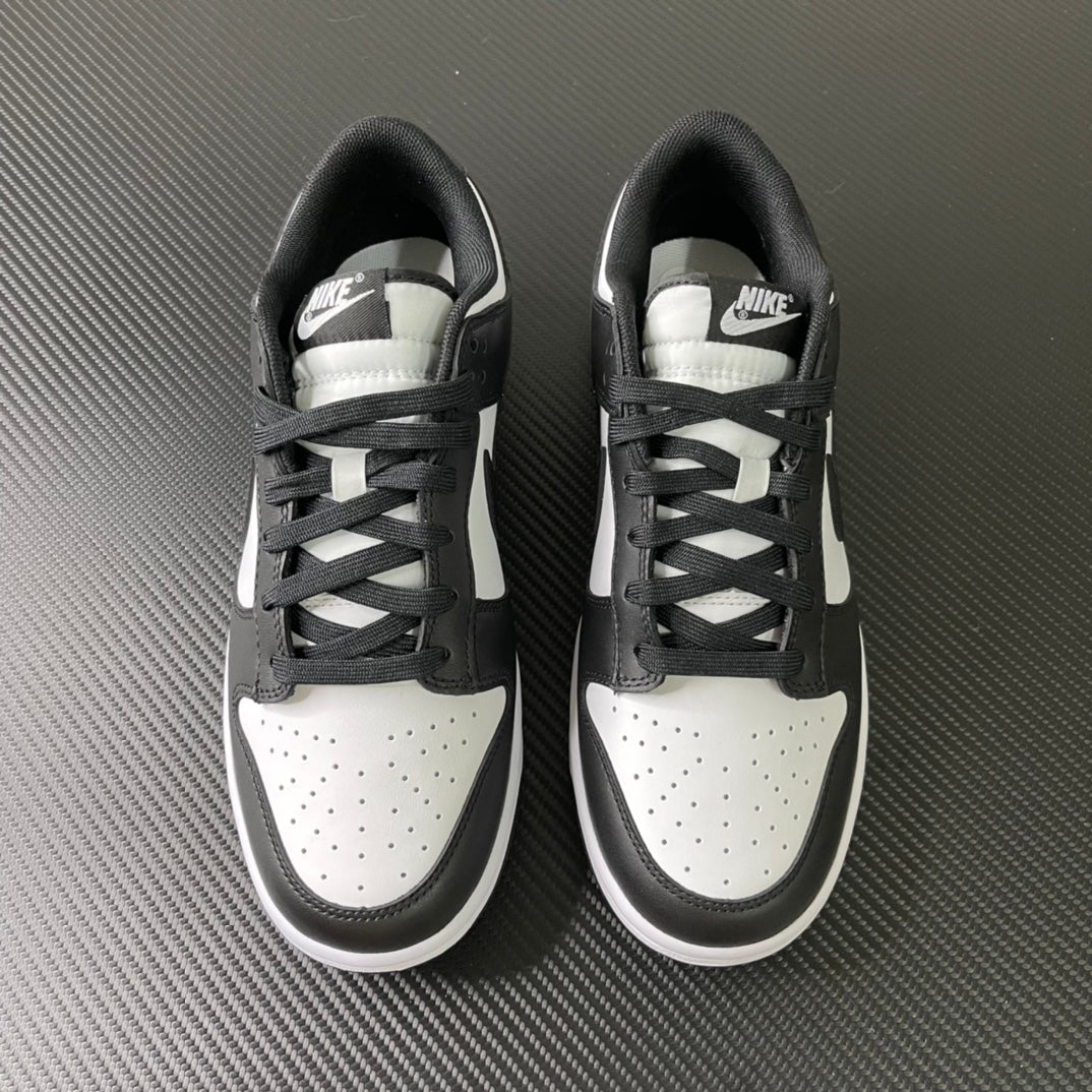 Dunk Low “Panda”
