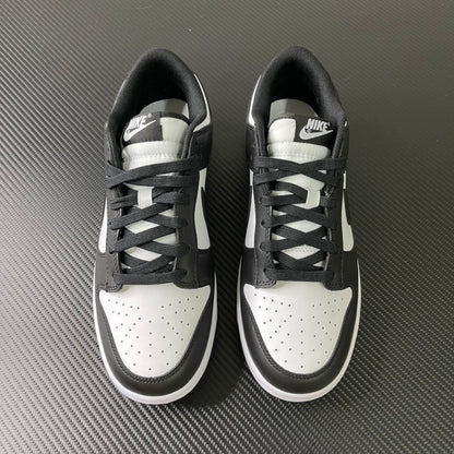Dunk Low “Panda”