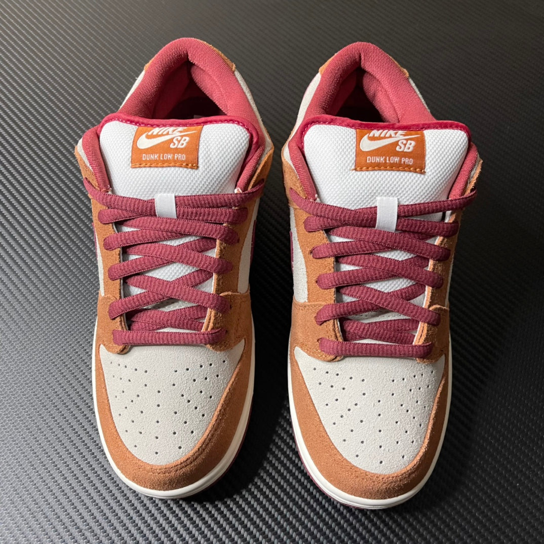 SB Dunk Low “Dark Russet”