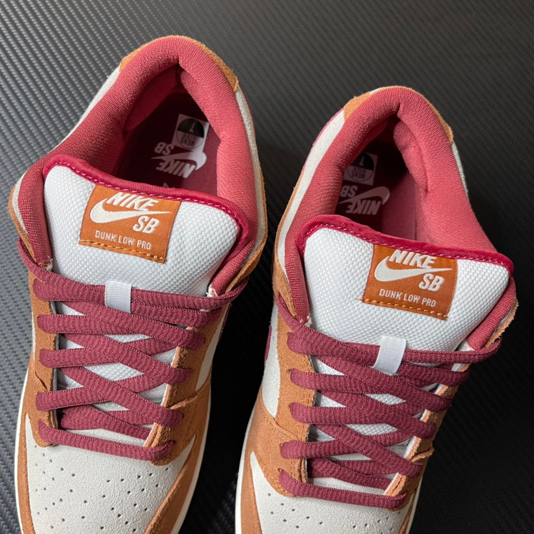 SB Dunk Low “Dark Russet”