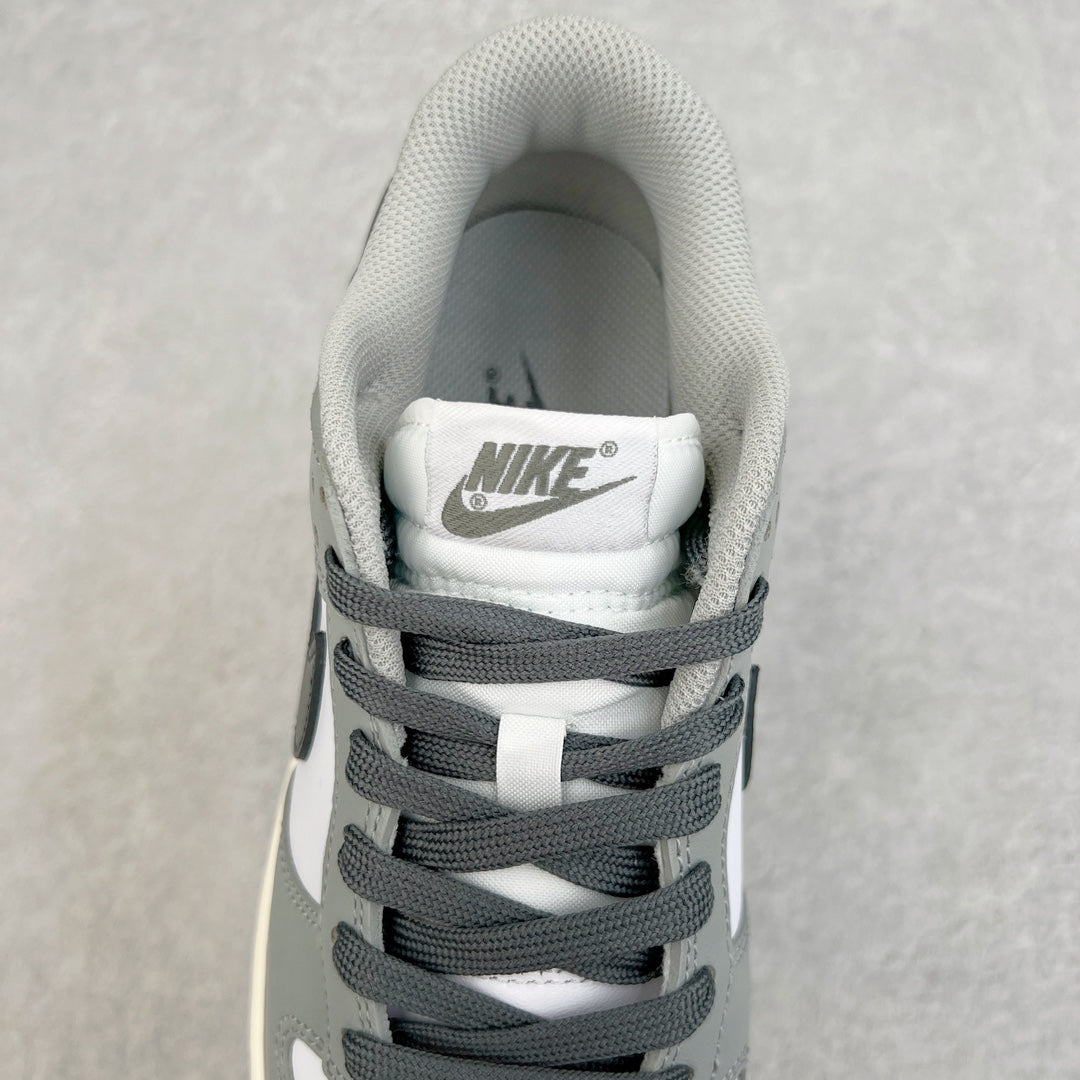 Dunk Low “Light Smoke Grey”