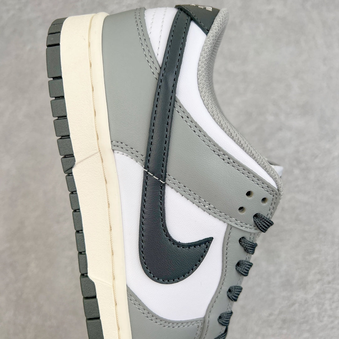 Dunk Low “Light Smoke Grey”