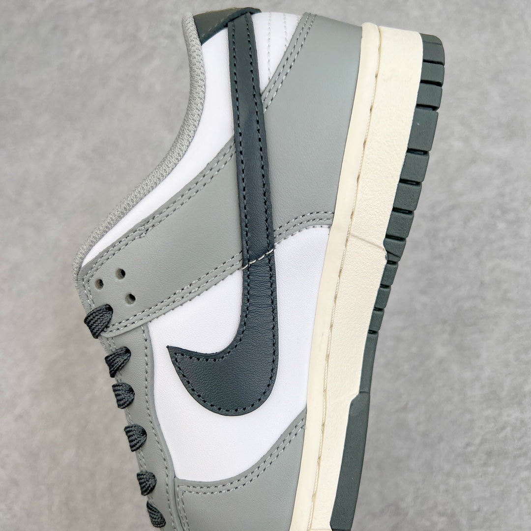 Dunk Low “Light Smoke Grey”