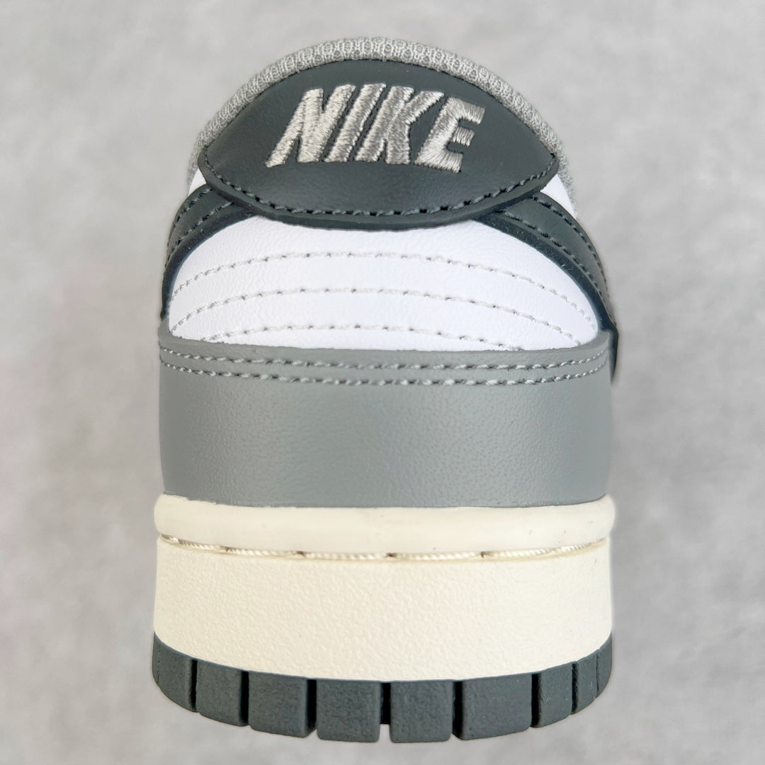 Dunk Low “Light Smoke Grey”