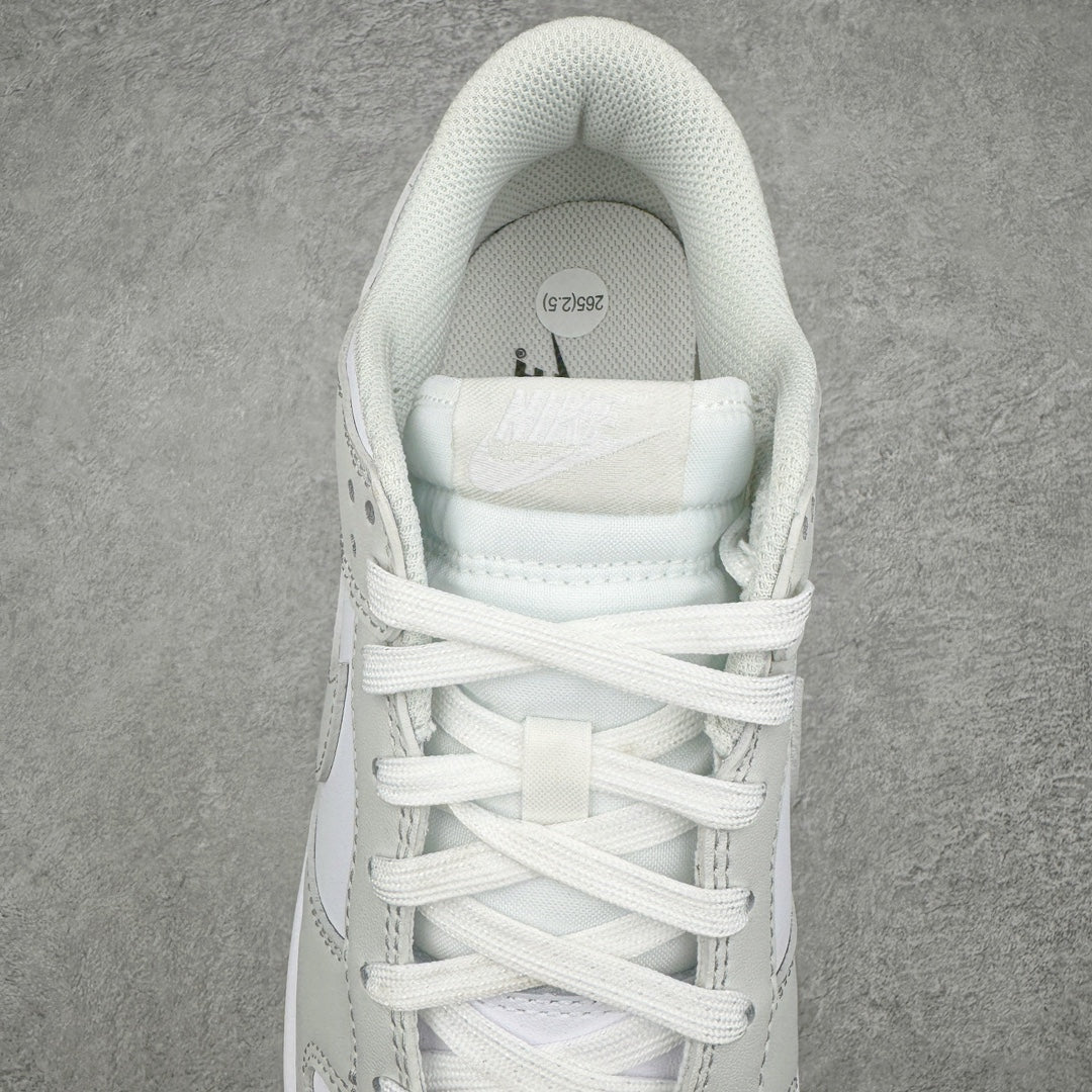 Dunk Low “Photon Dust”