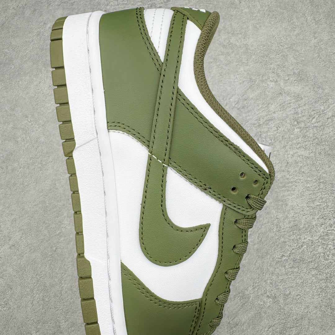 Dunk Low “Olive Green”