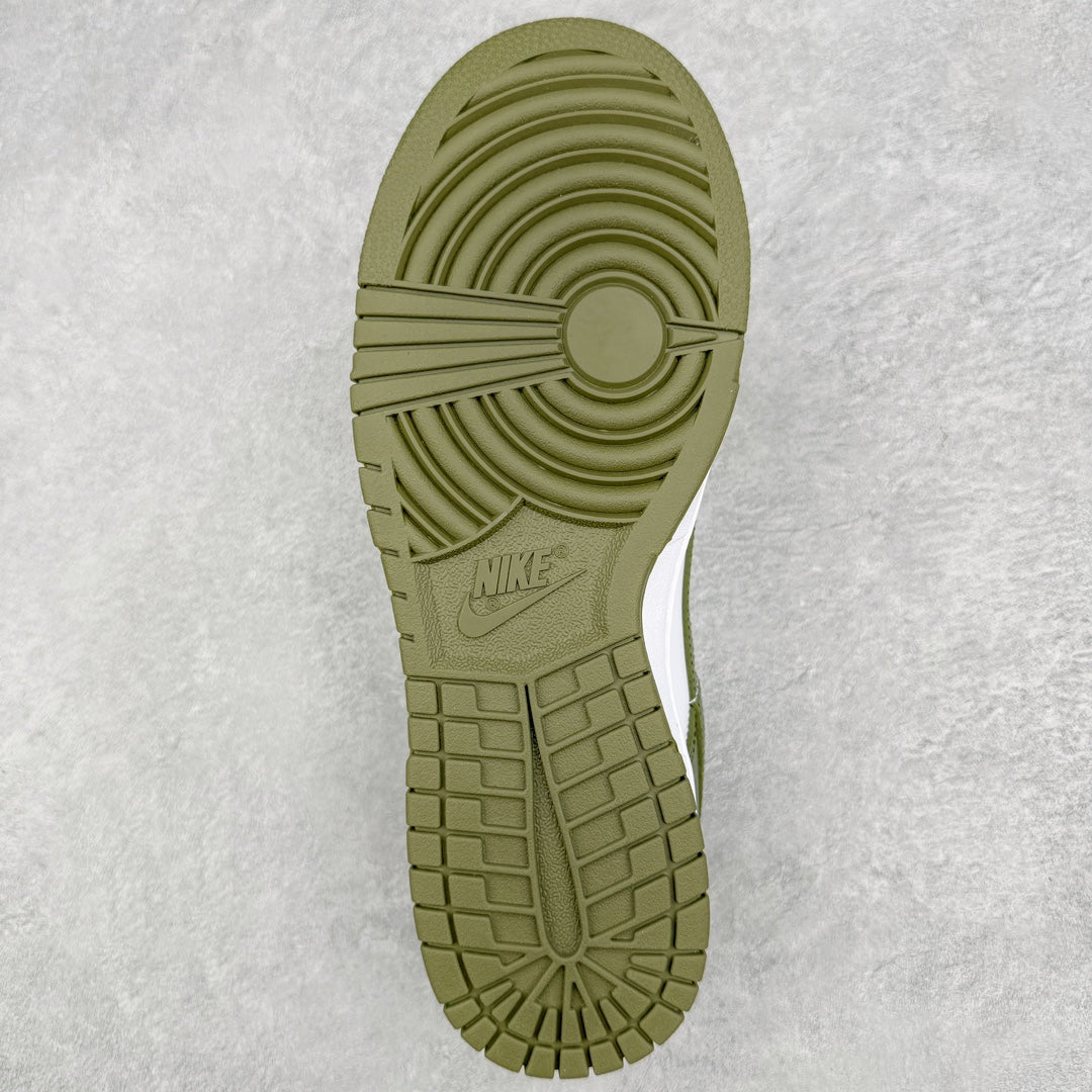 Dunk Low “Olive Green”