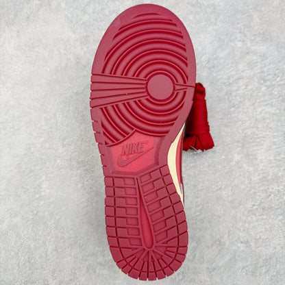 Dunk Low “Valentine’s Day”