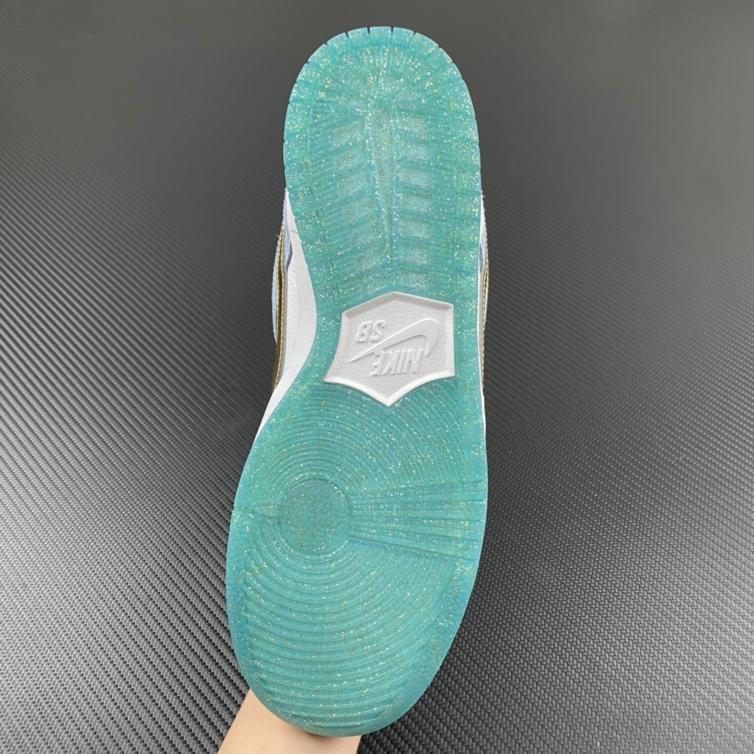 SB Dunk Low “Sean Cliver”