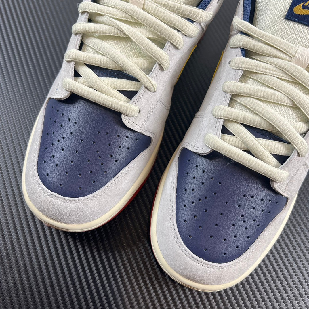 SB Dunk Low “Old Spice”