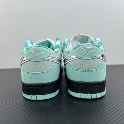 Concepts x Nike SB Dunk Low “Blue Sky Lobster”