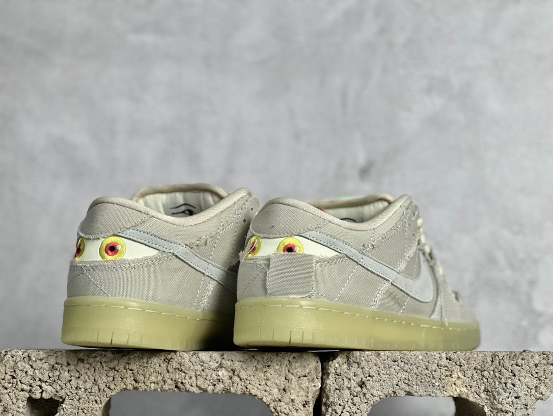 SB Dunk Low “Mummys”