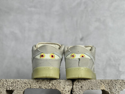 SB Dunk Low “Mummys”