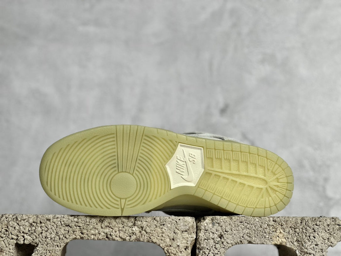SB Dunk Low “Mummys”