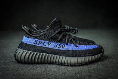 Yeezy 350 V2 “Dazzling Blue”