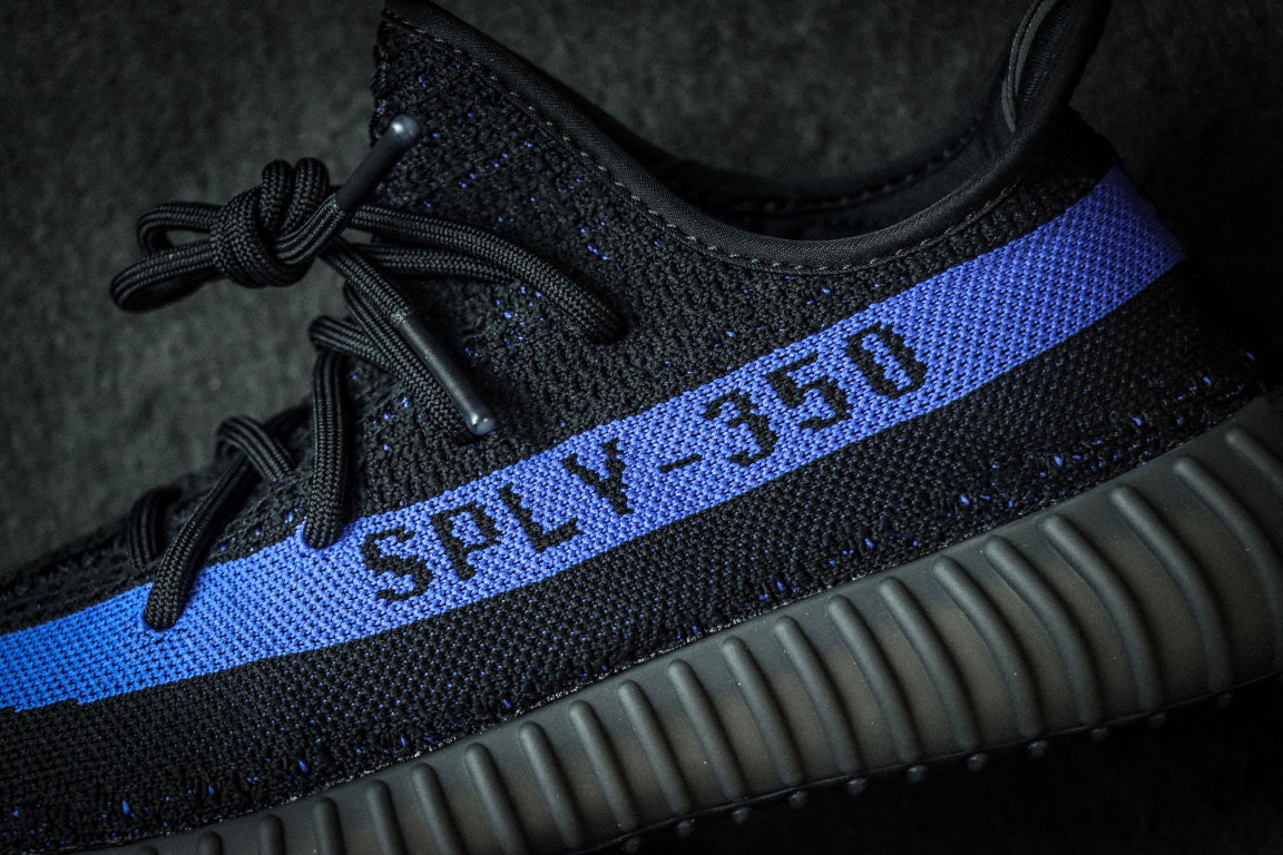 Yeezy 350 V2 “Dazzling Blue”