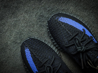 Yeezy 350 V2 “Dazzling Blue”