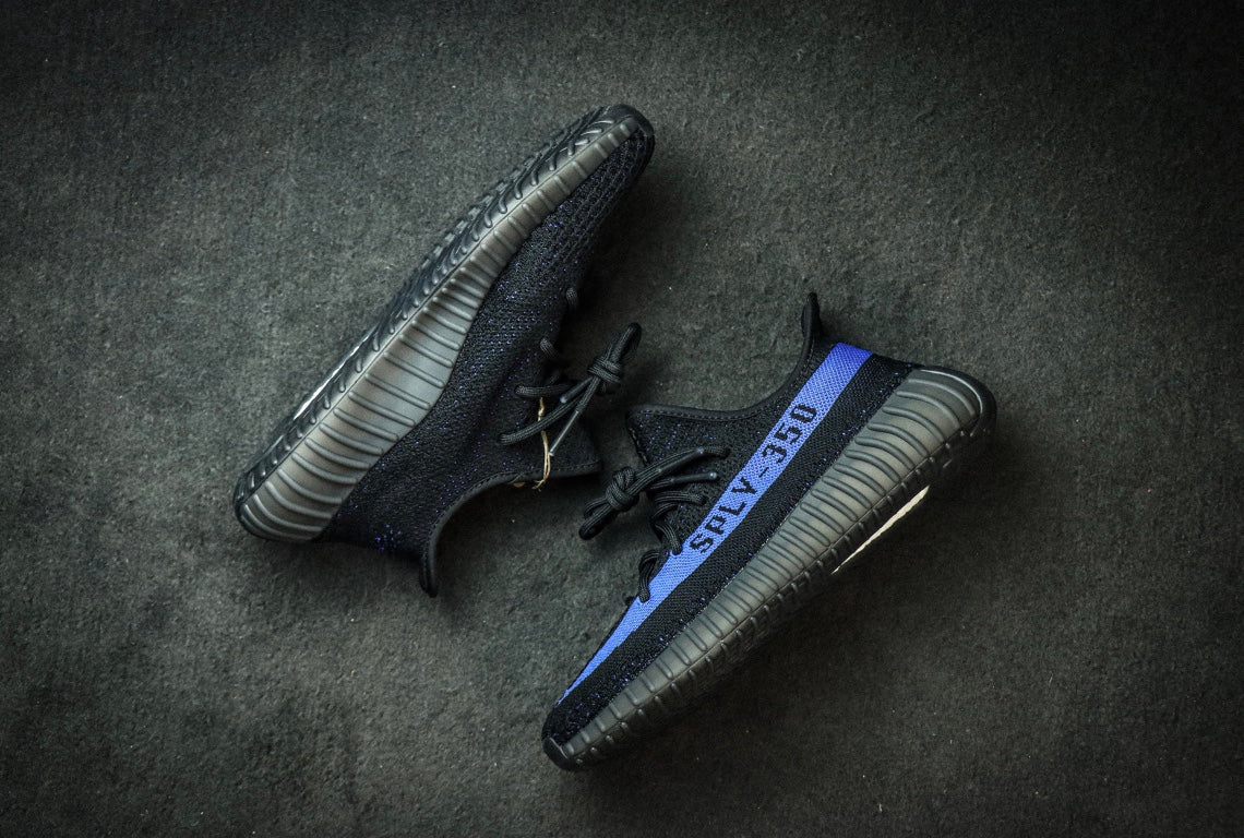 Yeezy 350 V2 “Dazzling Blue”