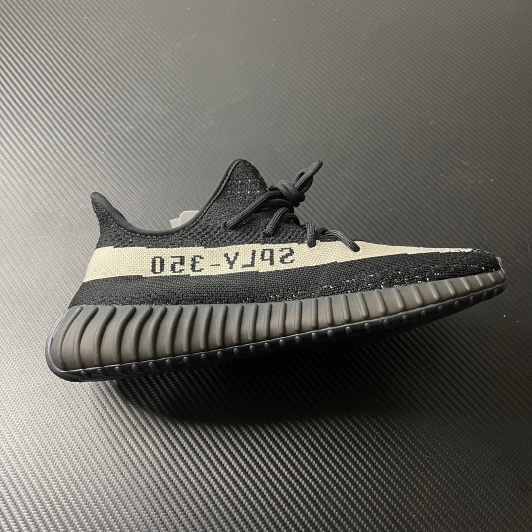 Yeezy 350 V2 “Oreo”
