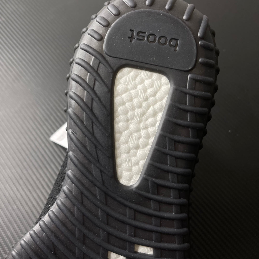 Yeezy 350 V2 “Oreo”