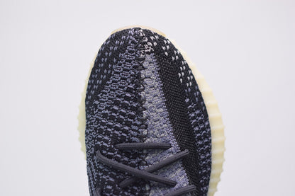Yeezy 350 V2 “Carbon”