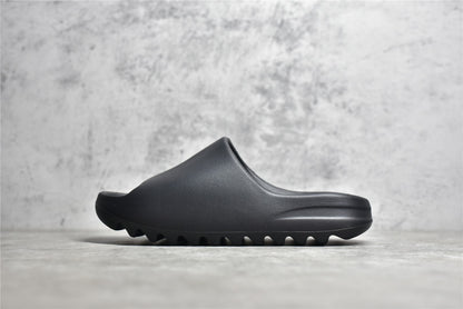 Yeezy Slide “Onyx”