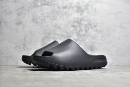 Yeezy Slide “Onyx”