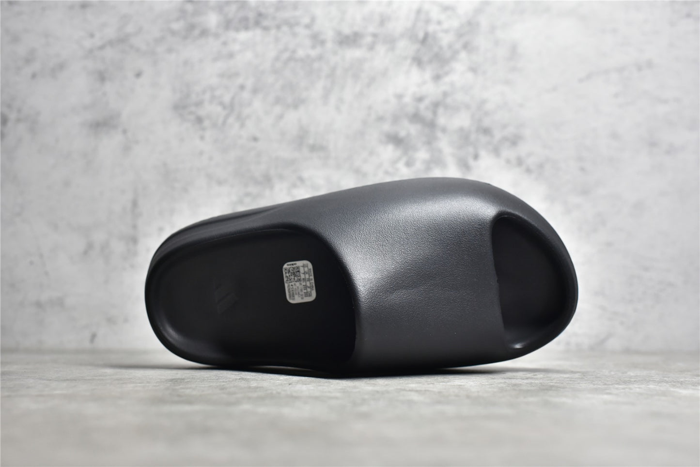 Yeezy Slide “Onyx”