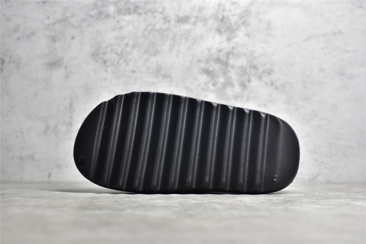 Yeezy Slide “Onyx”