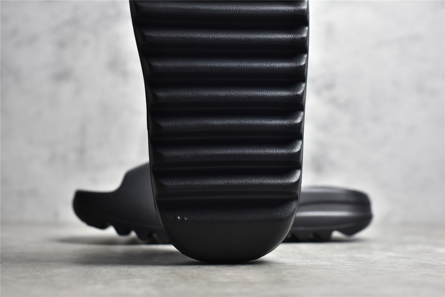 Yeezy Slide “Onyx”