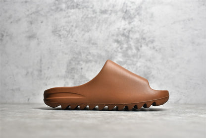 Yeezy Slide “Flax”
