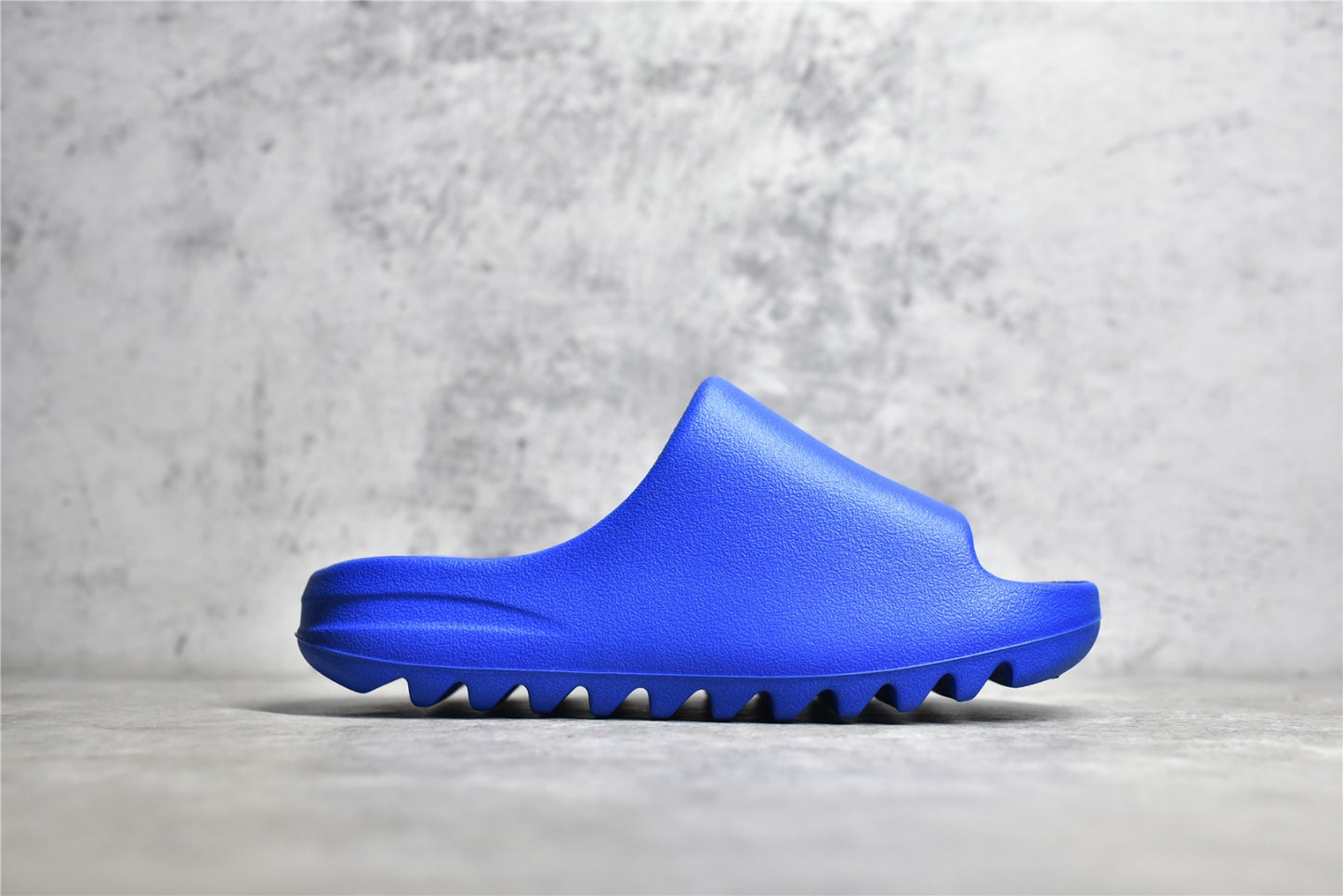 Yeezy Slide “Azure”