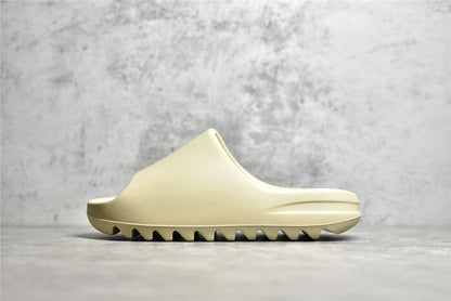 Yeezy Slide “Bone”