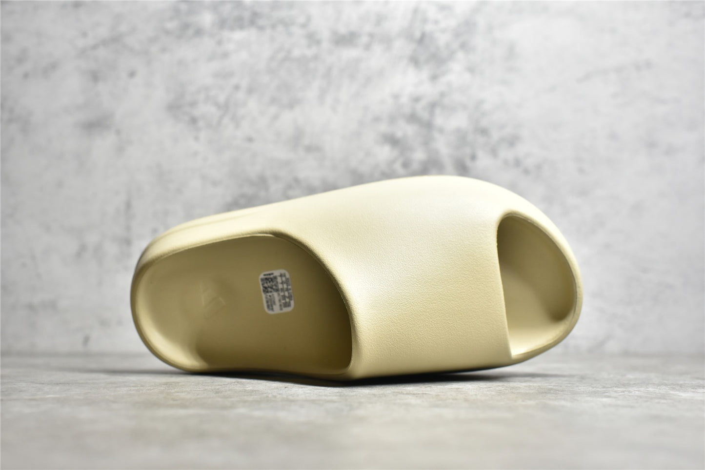 Yeezy Slide “Bone”
