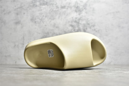 Yeezy Slide “Bone”