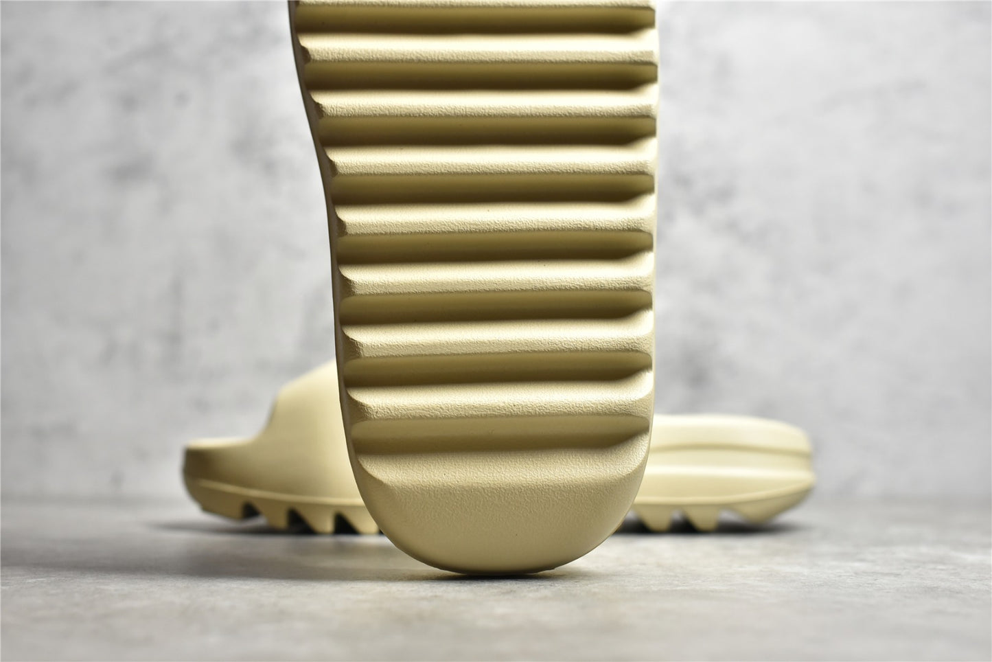Yeezy Slide “Bone”