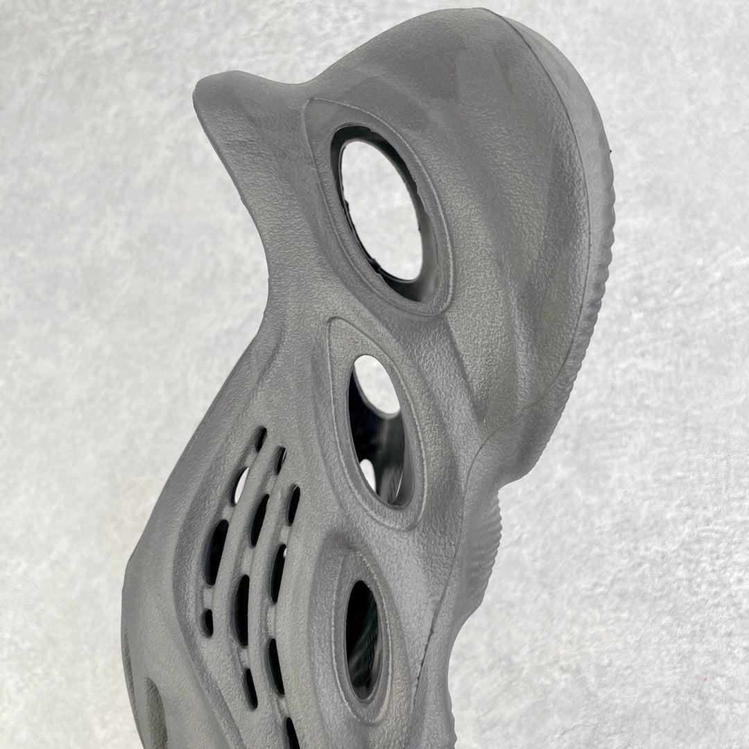 Foam Runner “Onyx”