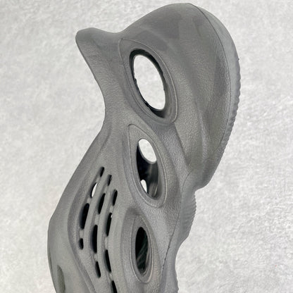 Foam Runner “Onyx”