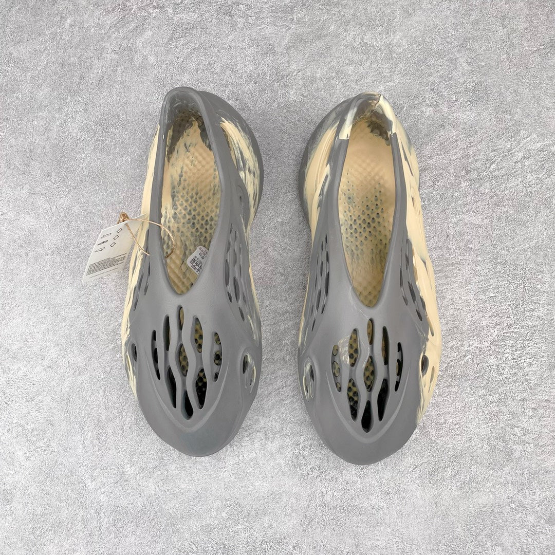 Foam Runner “Moon Grey”