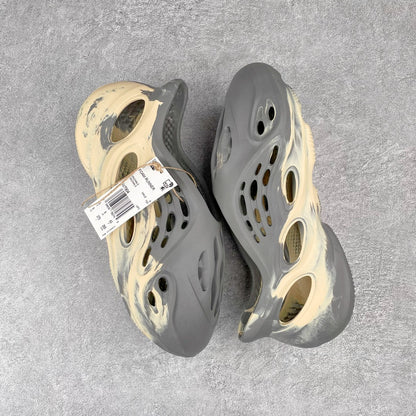 Foam Runner “Moon Grey”