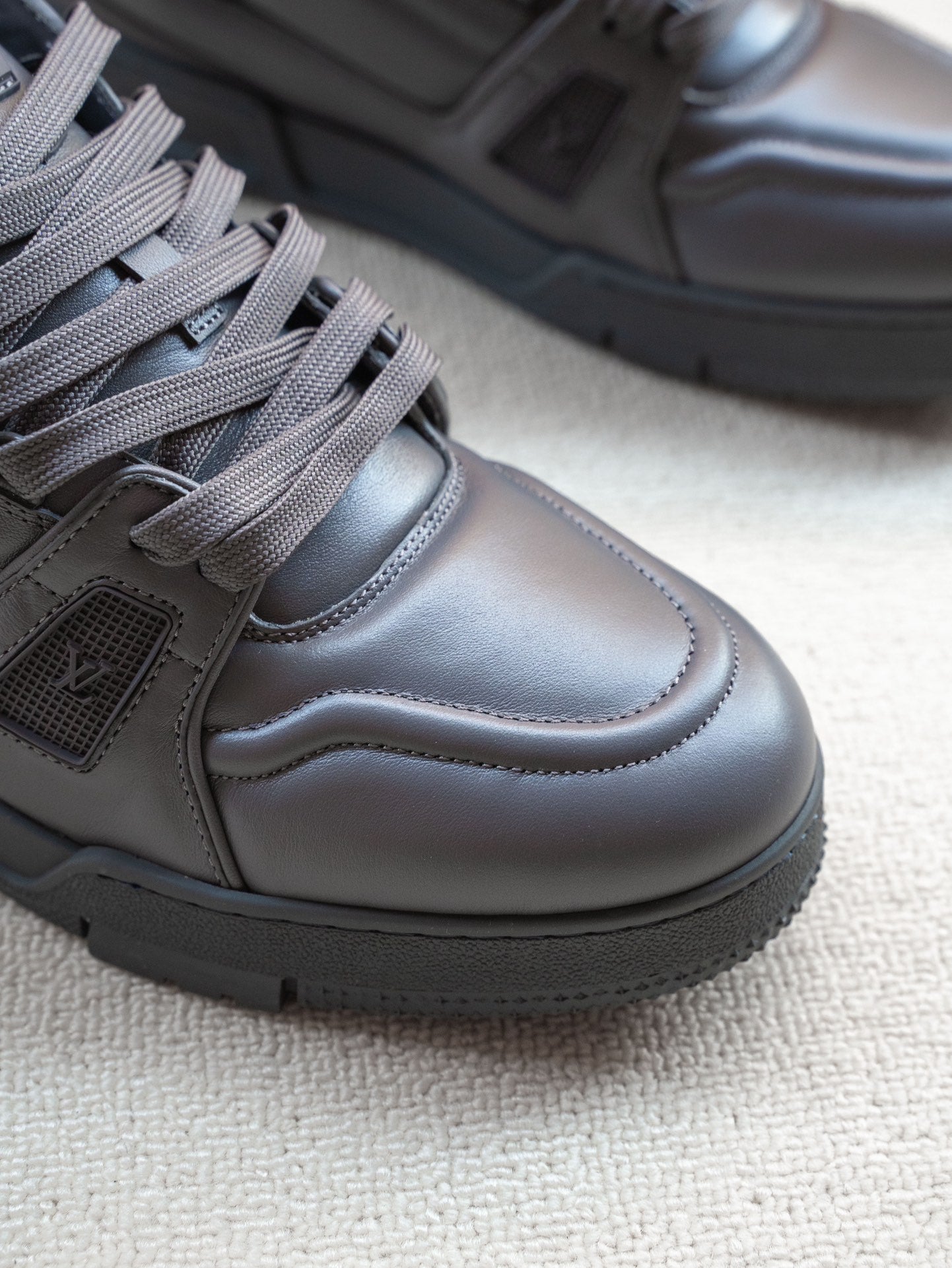 Louis Vuitton Trainer “Black”