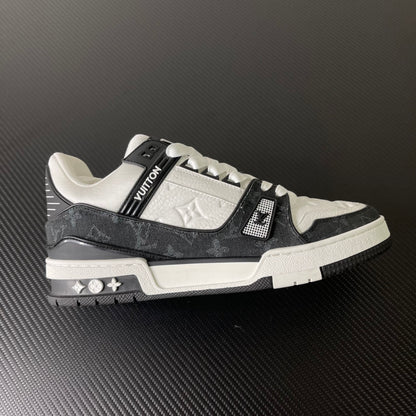 Louis Vuitton Trainer “White Black”