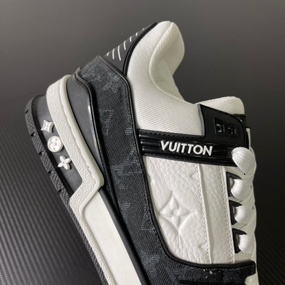 Louis Vuitton Trainer “White Black”